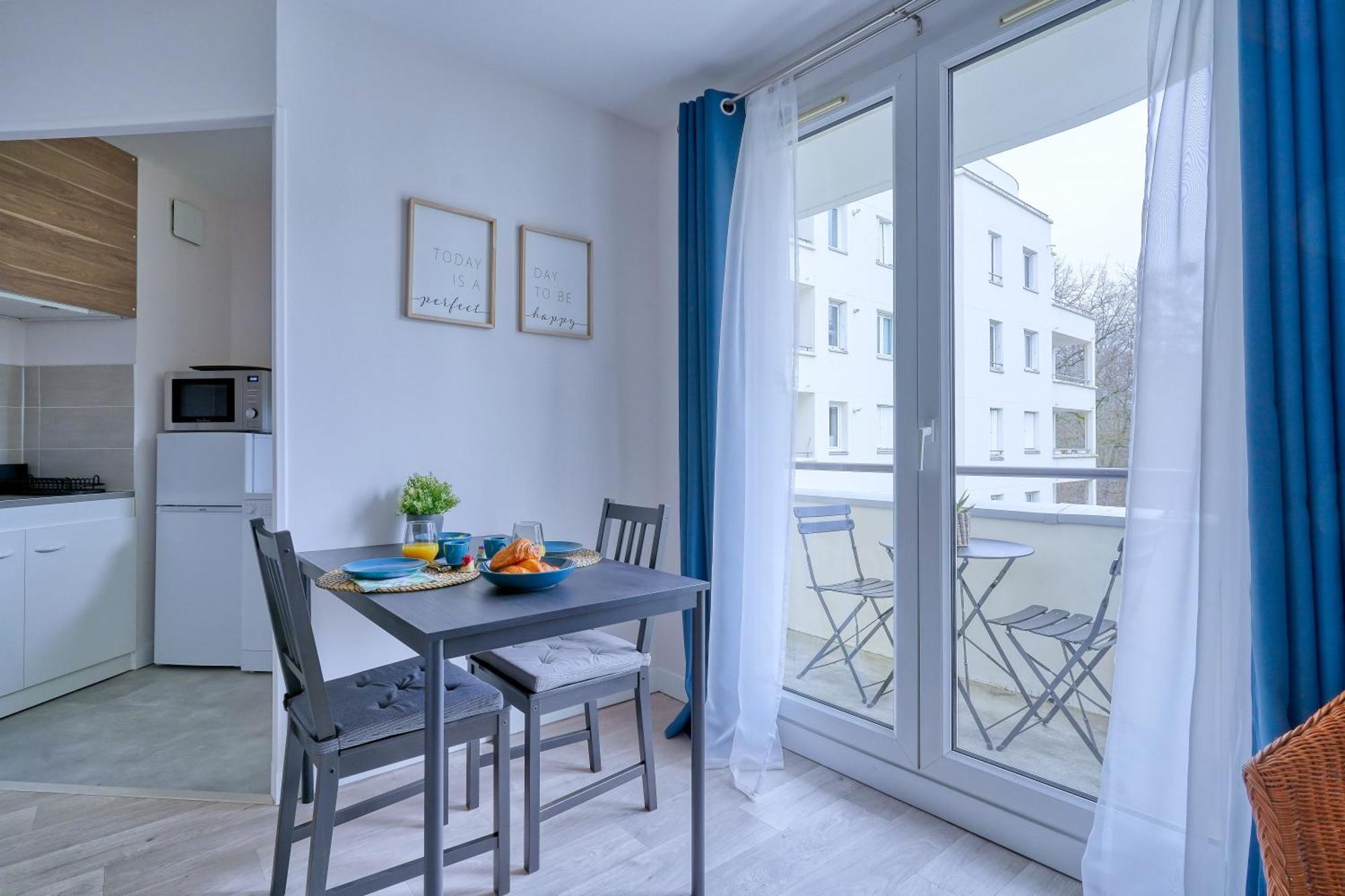 Aaron Apartment Courcouronnes